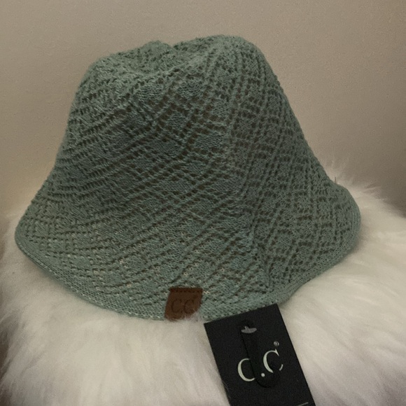 BRAND-NEW WOMANS HAT! OS! NWT! SMOKE FREE HOME! - Picture 2 of 3